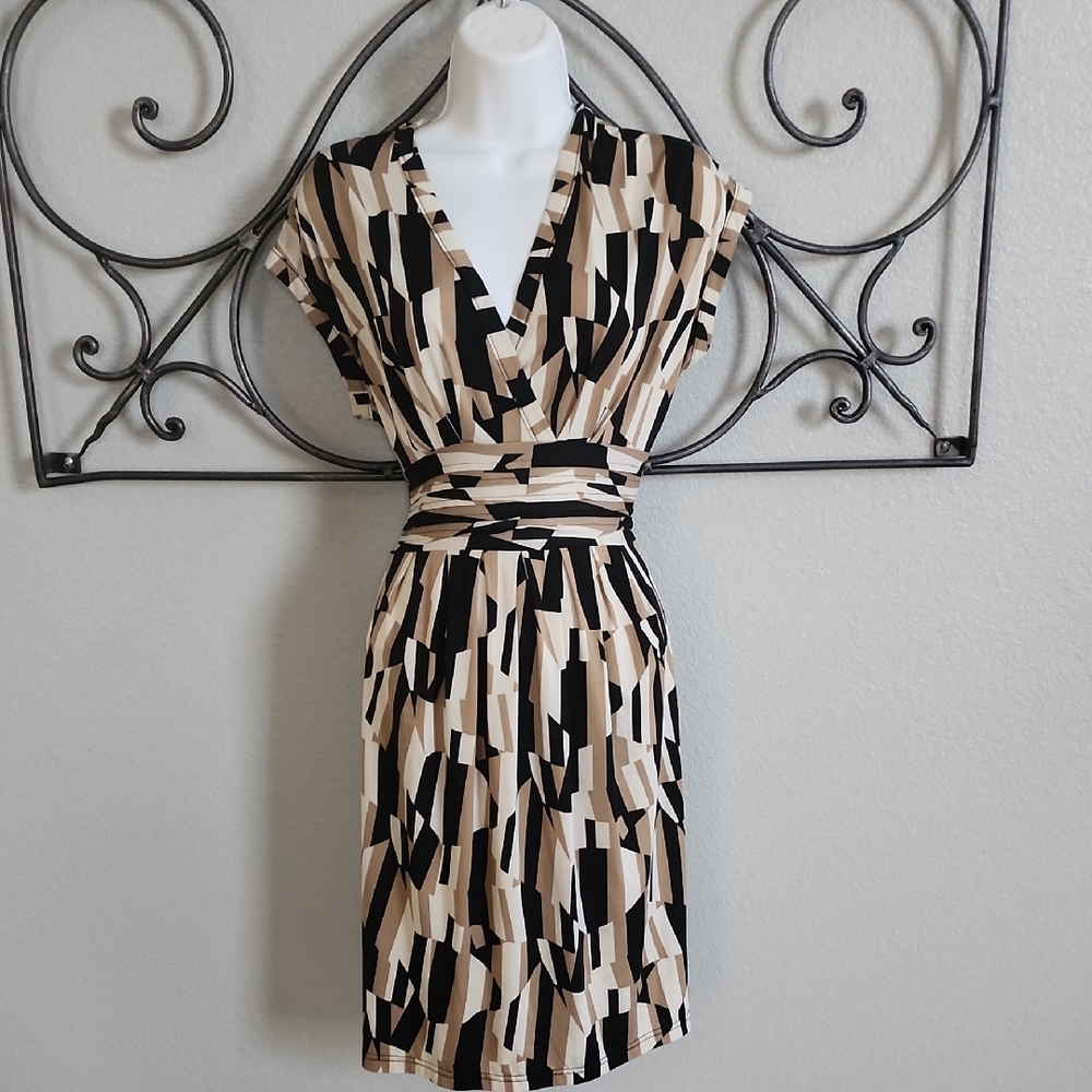 Chic Geometric Print Midi Dress